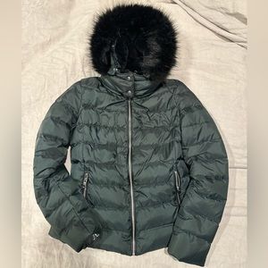 STYLISH, MUST-HAVE Zara Women’s Sm. Winter coat with detachable faux fur hood.